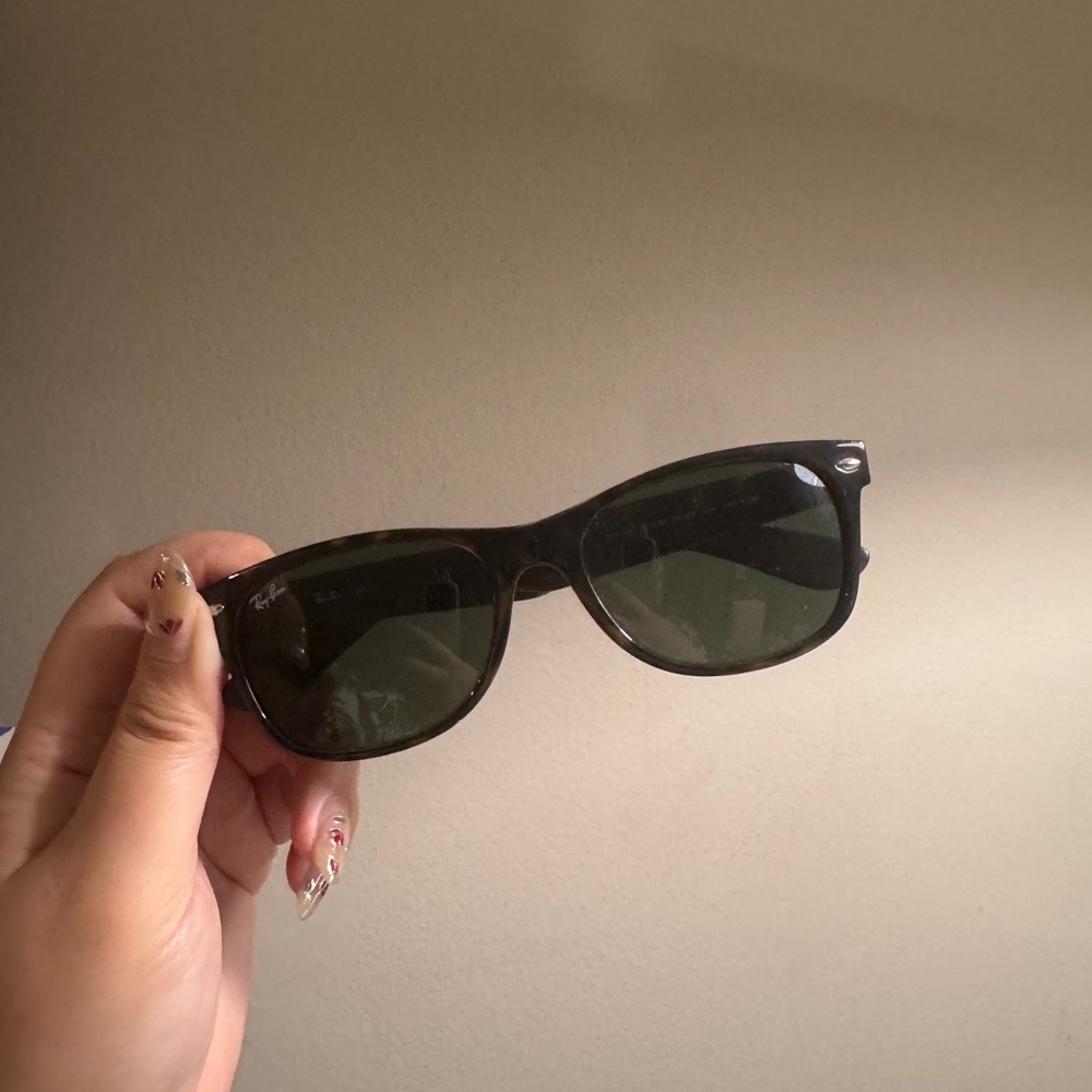 Rayban New Wayfarer with Case